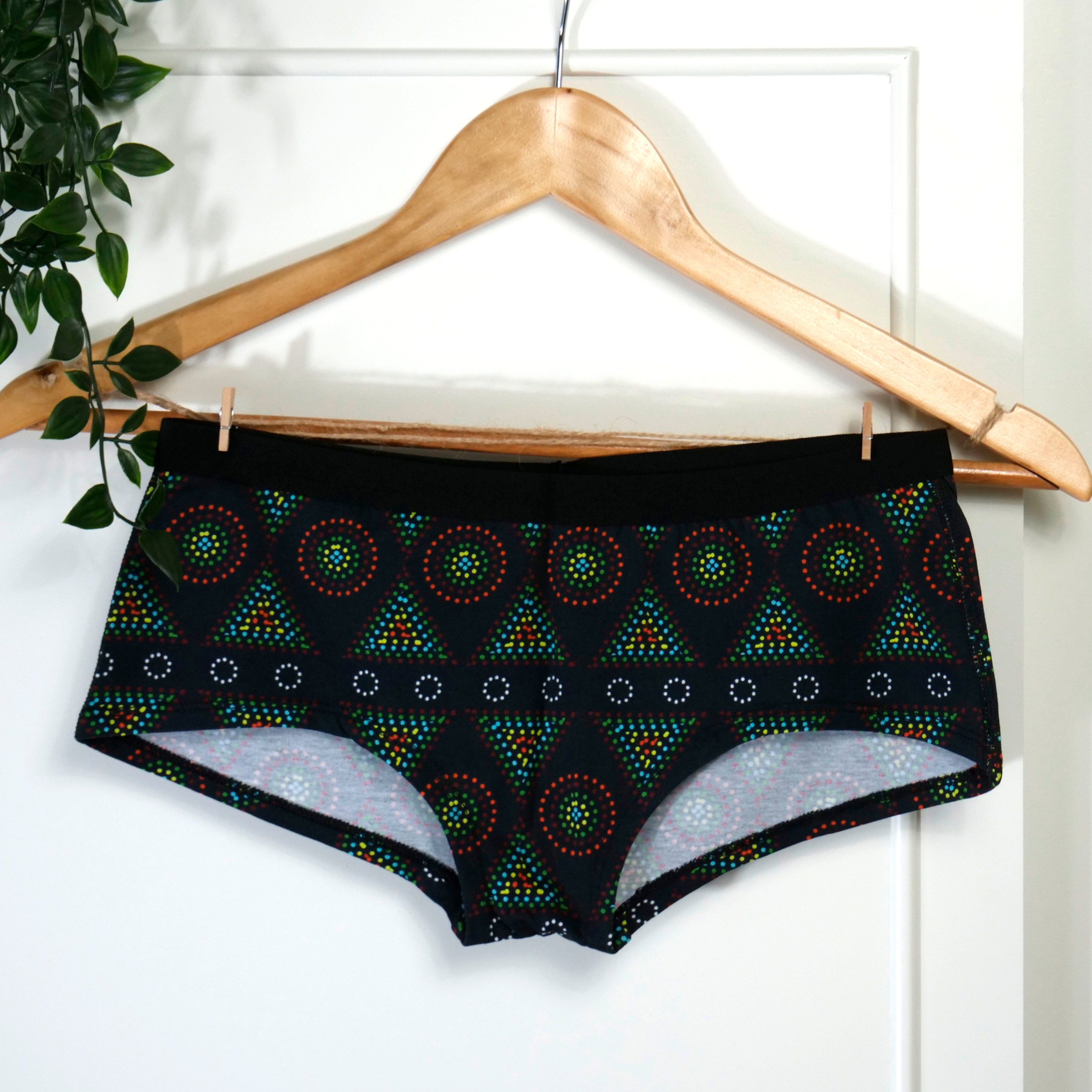 Women's organic cotton boy shorts - Black Mara design