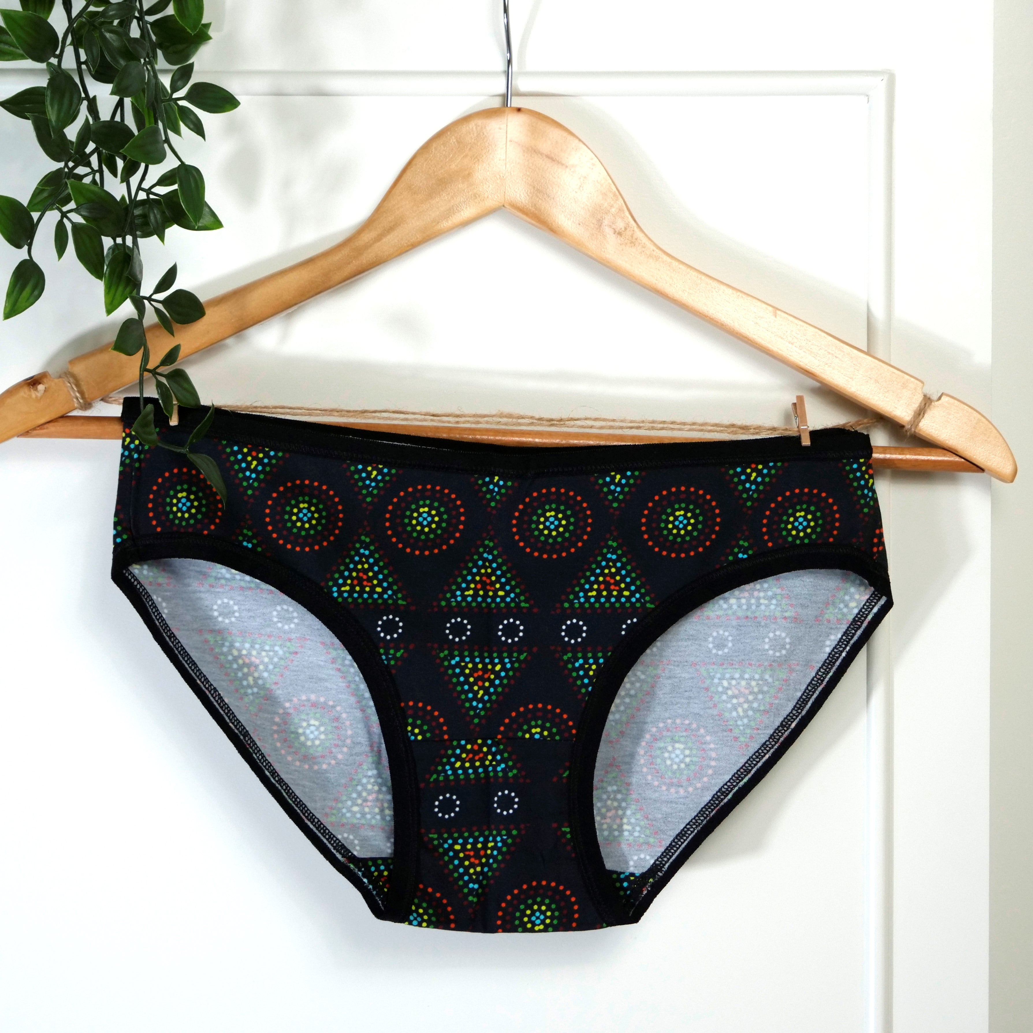 Women's organic cotton low-rise bikini bottoms - Black Mara design