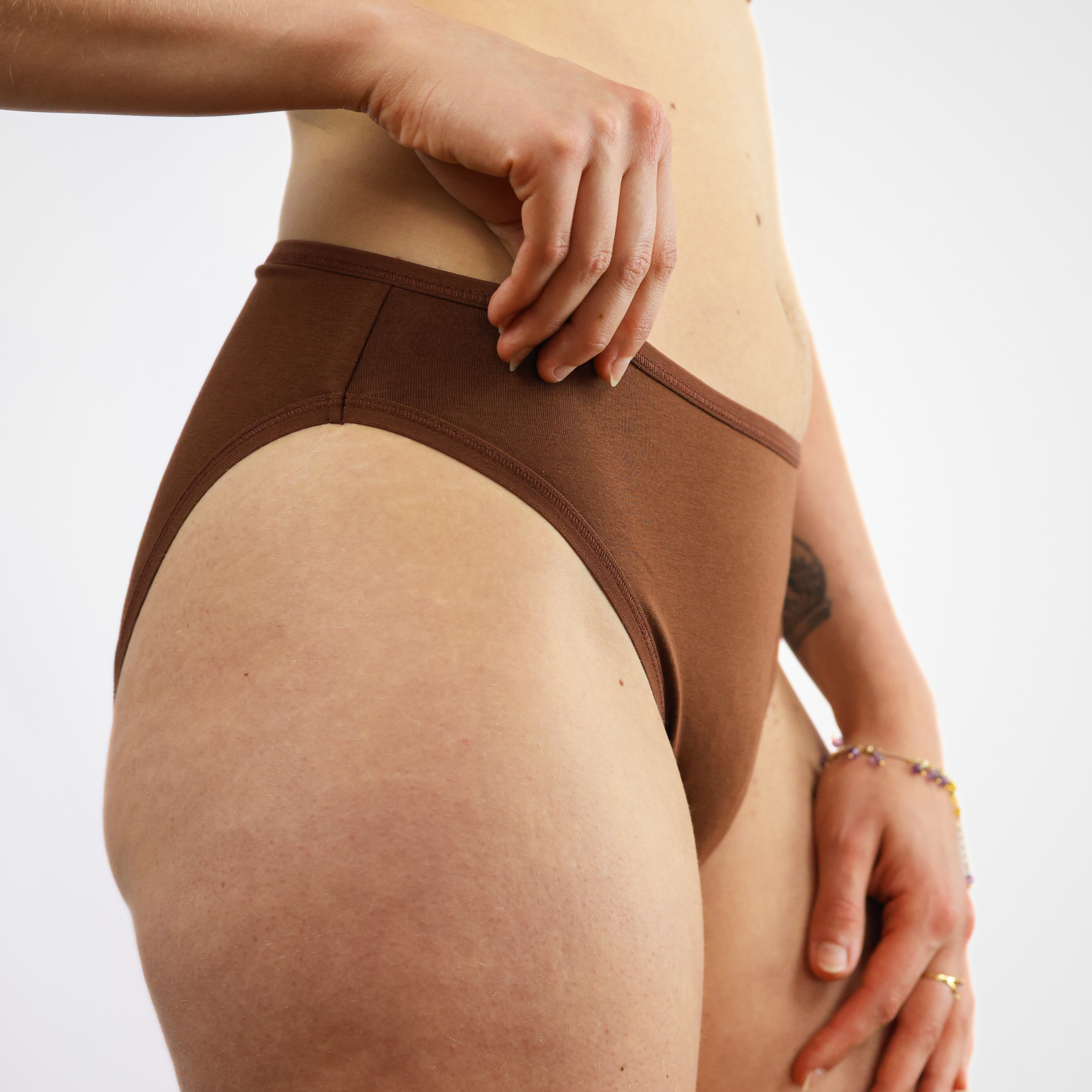 Women's organic cotton mid-rise bikini bottoms in chestnut