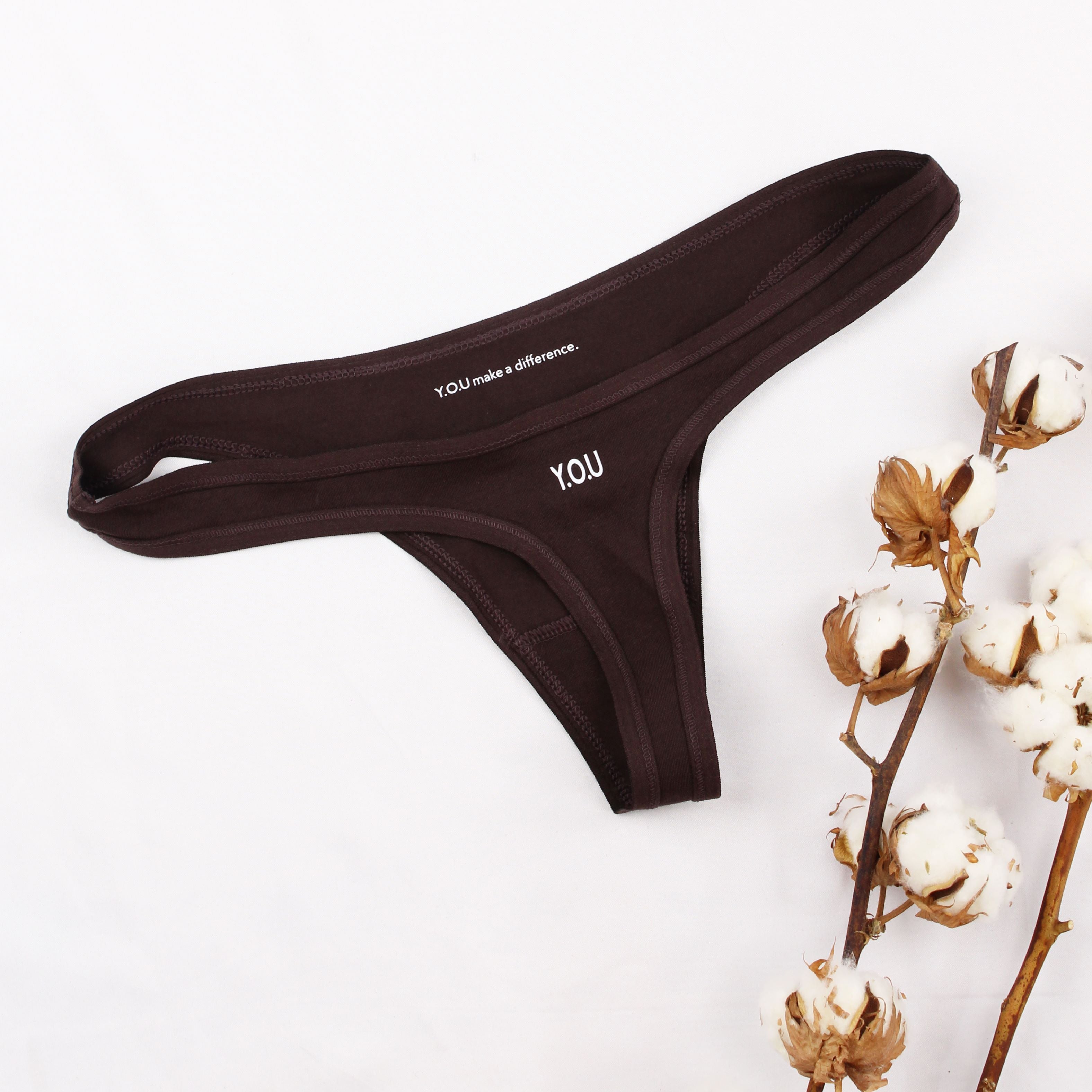 Women's organic cotton thong in cocoa (dark nude)