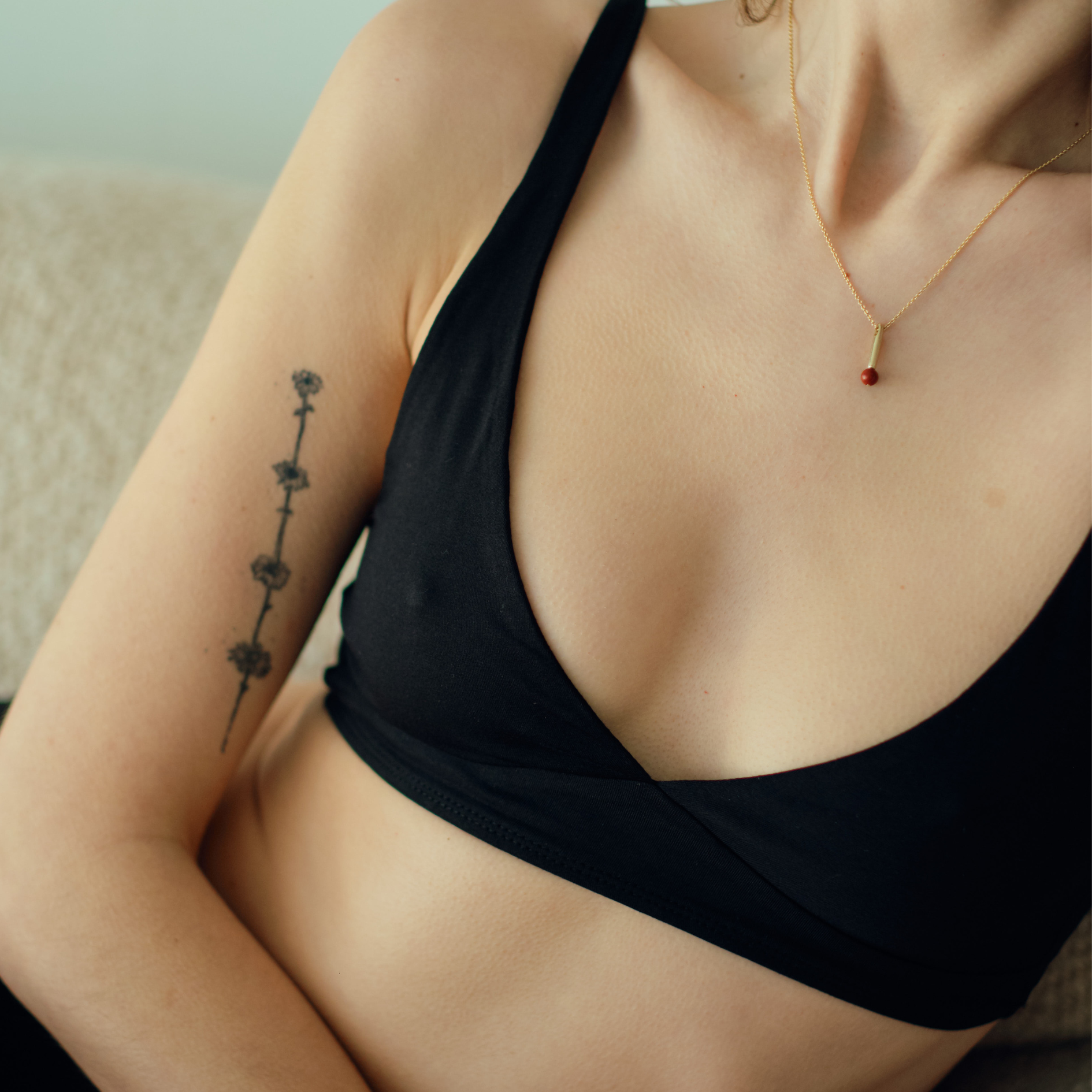 Women's organic cotton bralette in black