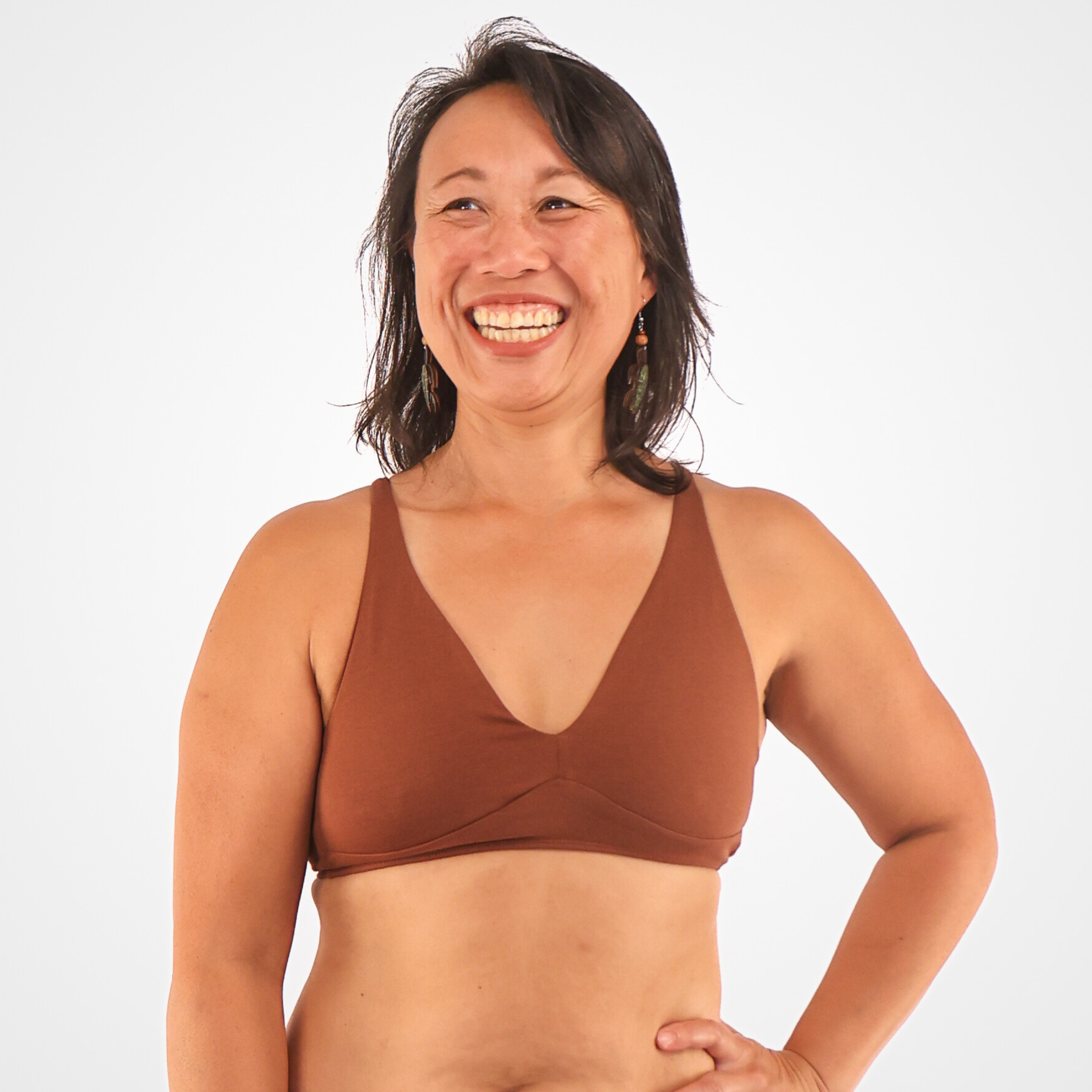 Women's organic cotton bralette in chestnut (mid nude)