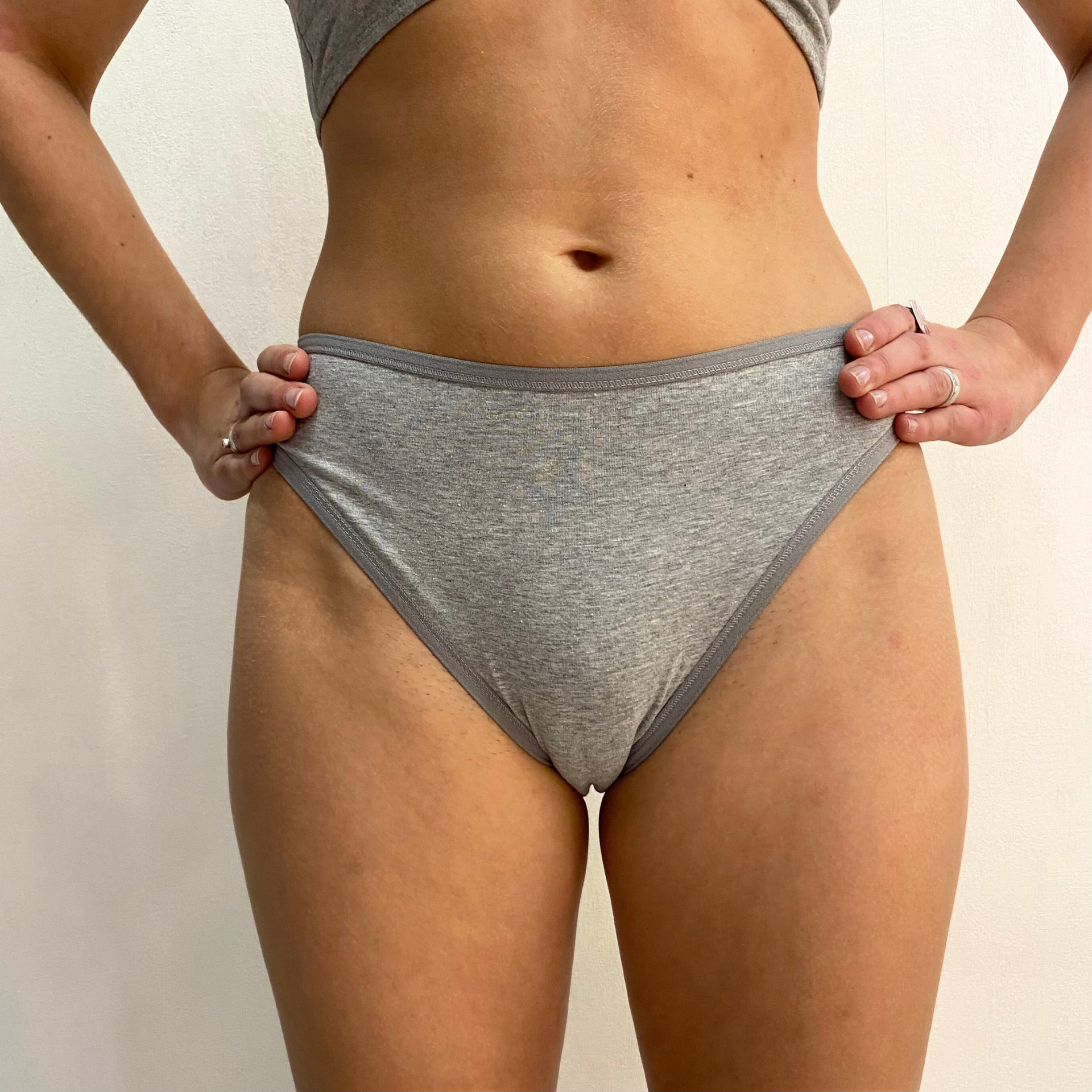 Women's organic cotton mid-rise bikini bottoms in light grey