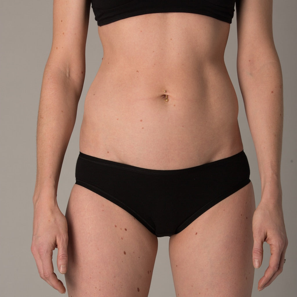 Women's organic cotton low-rise bikini bottoms in black – Y.O.U